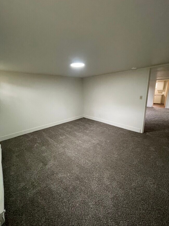 Bed room - 903 S 19th Ave