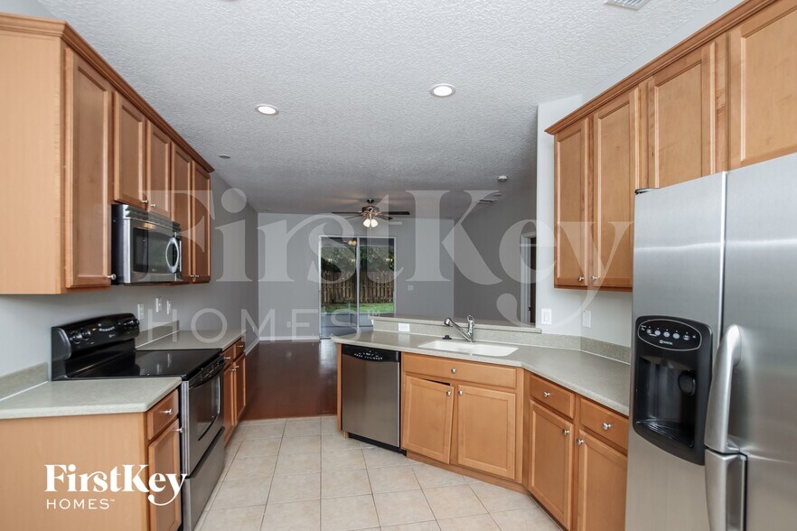 Building Photo - 2298 Maeve Cir