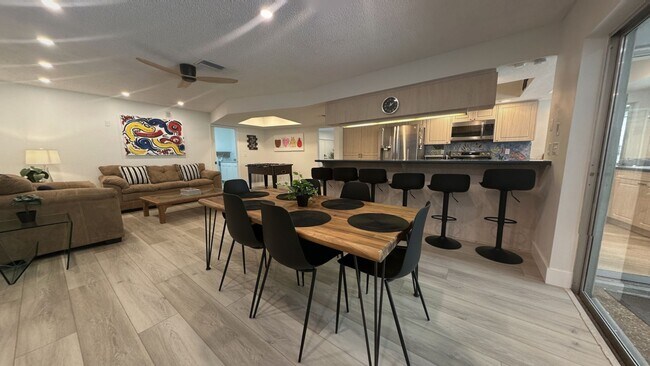 Building Photo - 2780 Landmark Dr