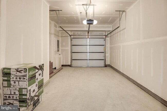 Building Photo - 43798 Middleway Ter