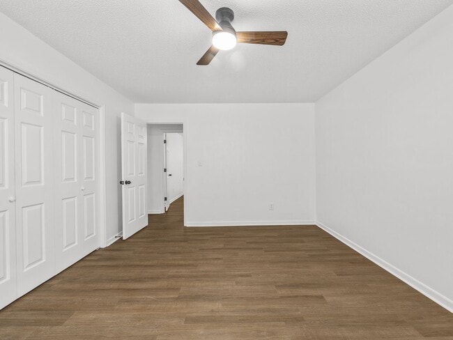 Building Photo - Freshly renovated 2 bed 2 bath home-$500 off first month rent!!