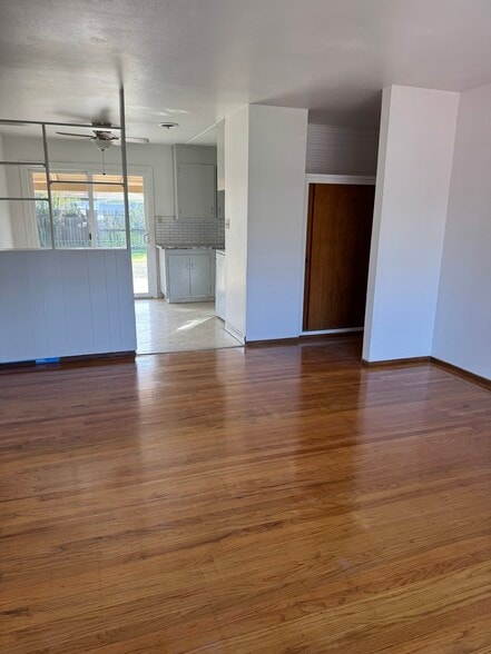 Familyroom - 2036 Bowling Green Drive