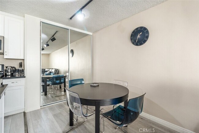 Building Photo - 421 La Fayette Park Pl
