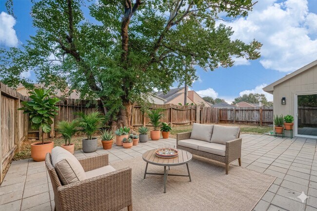 Building Photo - 15638 Schumann Ln