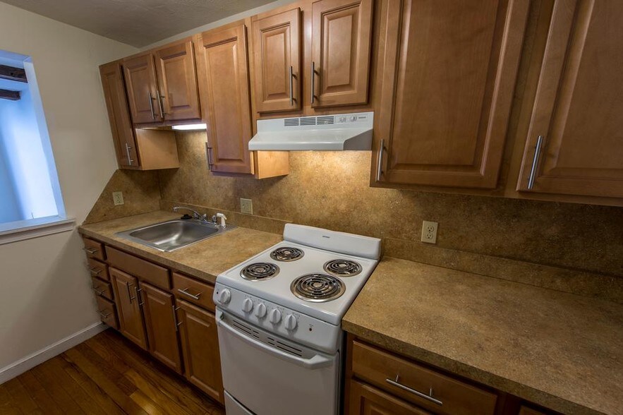 Building Photo - 1799 Centre St