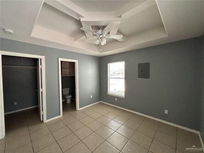 Building Photo - 1410 Quitaca Dr