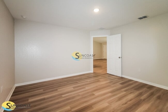 Building Photo - 31 Laurel Ct