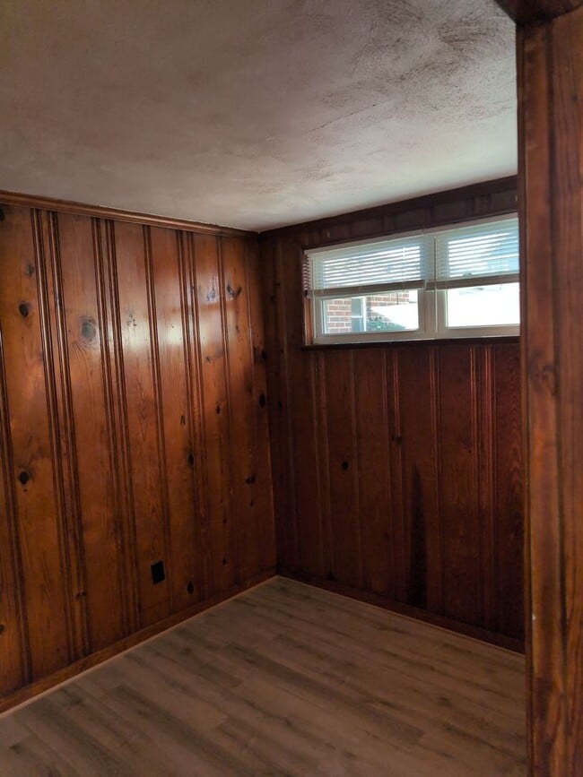 Building Photo - 207 W 30th St