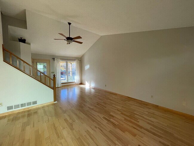 Building Photo - 1031 Mercury Dr