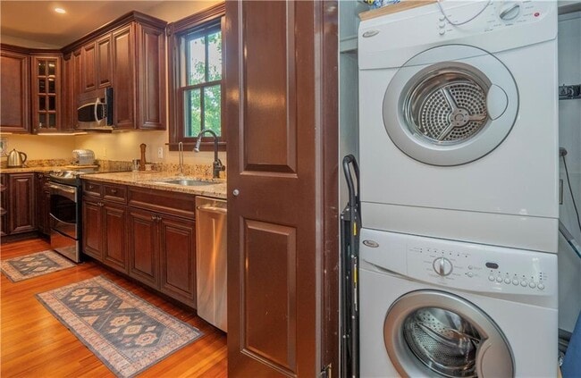 Building Photo - 17 Lincoln St