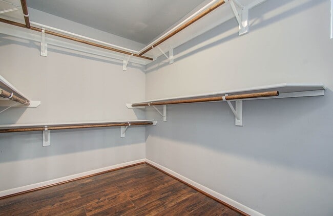 Building Photo - 6607 Readsland Ln
