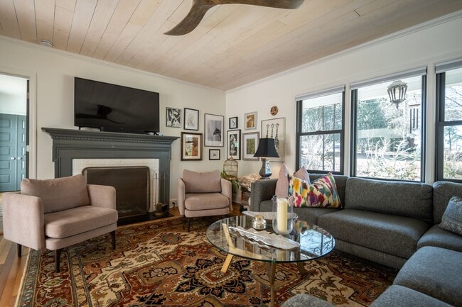 Building Photo - 119 Fortson Cir