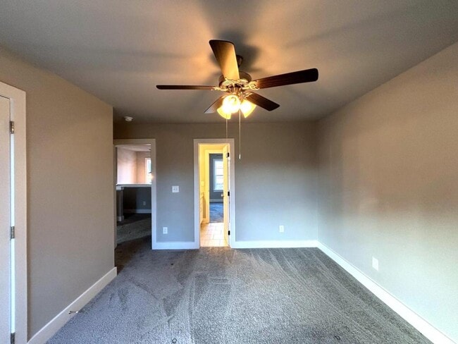 Building Photo - 249 Melba Ln