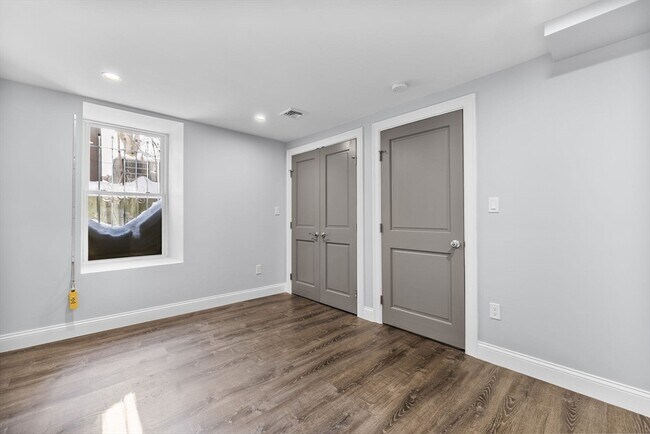 Building Photo - 83 Centre St