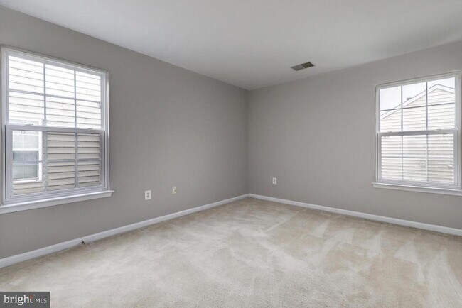 Building Photo - 14204 Murphy Terrace