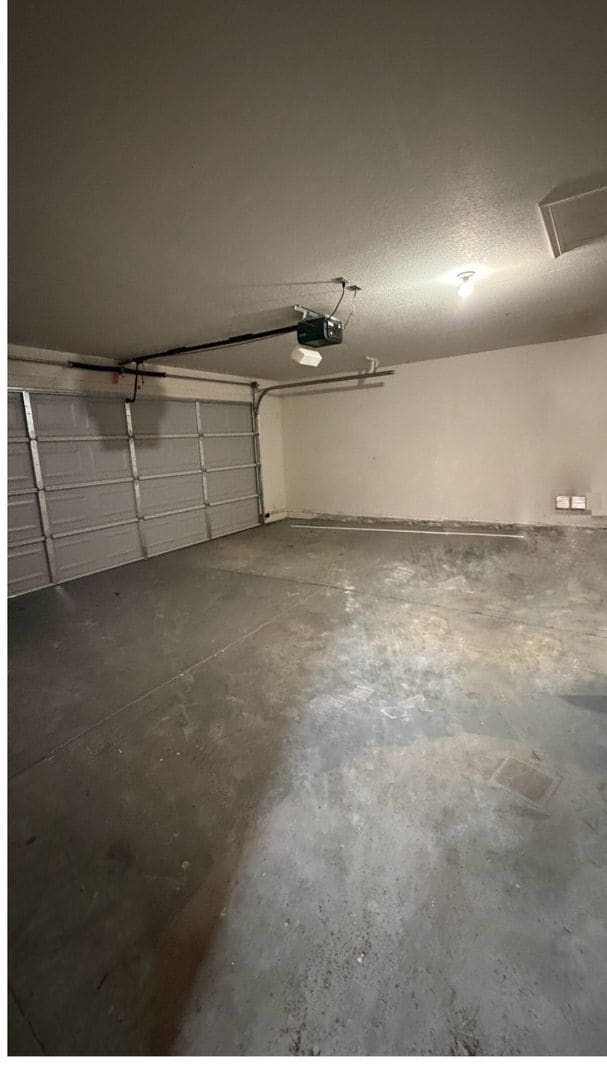 Building Photo - Freshly Painted 3 bedroom/2 bathroom Peoria Home!