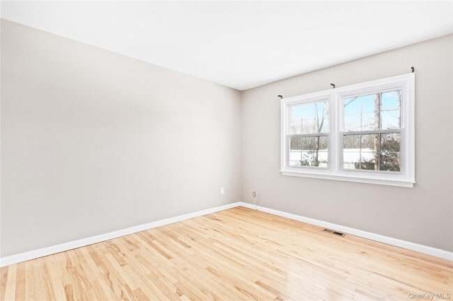 Building Photo - 10 Bartlett Commons