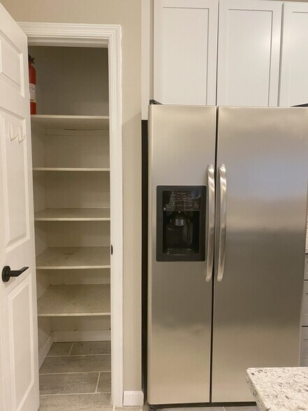 Building Photo - 46628 Drysdale Ter