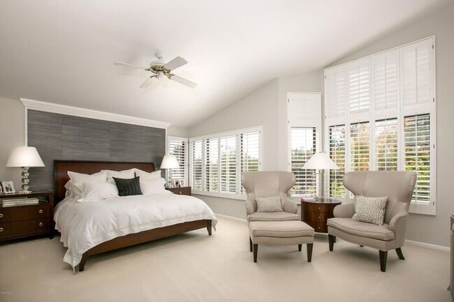 Building Photo - 5 bed 3 bath, 3500 sft in Tempe with pool
