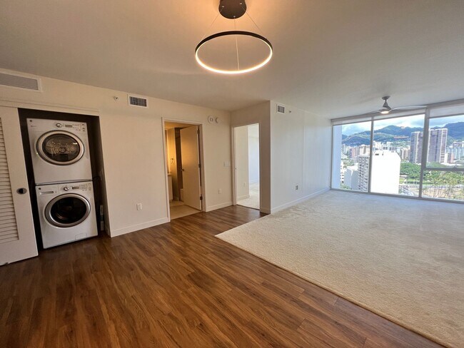 Building Photo - Symphony Honolulu 1 bedroom 1 bath with 1 parking