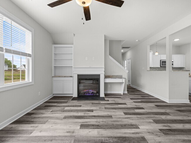 Building Photo - Towne Pointe Beauty!