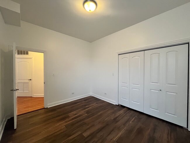 Building Photo - 5172 S Michigan Ave