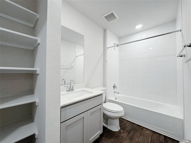 Building Photo - 1207 Camden Ln