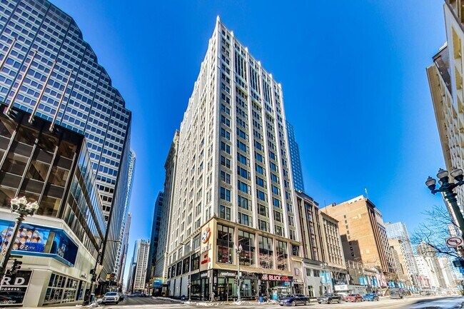 Building Photo - 8 W Monroe St
