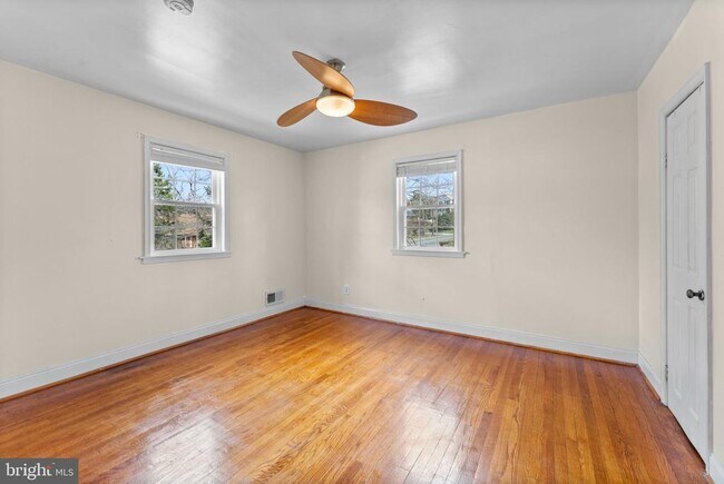 Building Photo - 633 Walker Ave