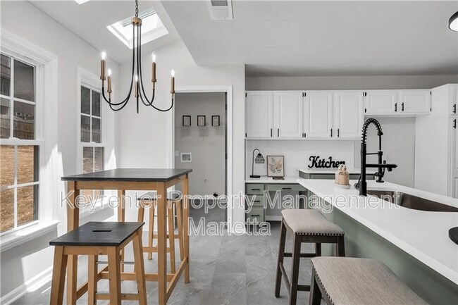 Building Photo - 991 Gentry Ln