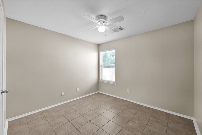 Building Photo - 18479 Sunrise Pines Dr