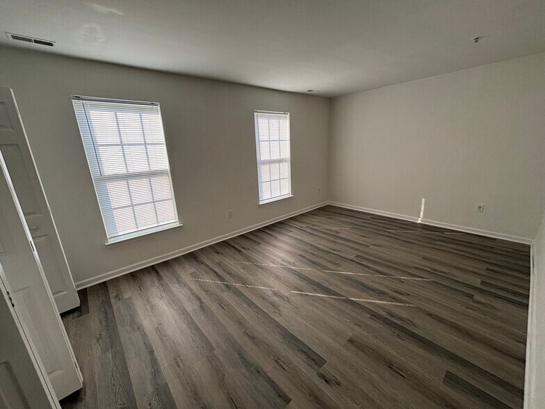 Building Photo - 9780 Bon Haven Ln