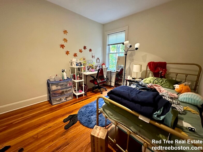 Building Photo - 151 Highland St