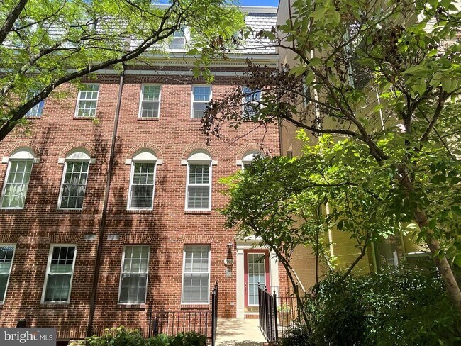 Building Photo - 1903 Kalorama Pl NW