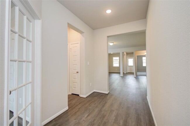 Building Photo - 8411 Baywatch Cir