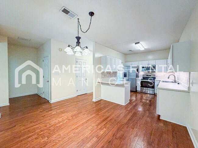 Building Photo - 1713 Savannah Park Ln