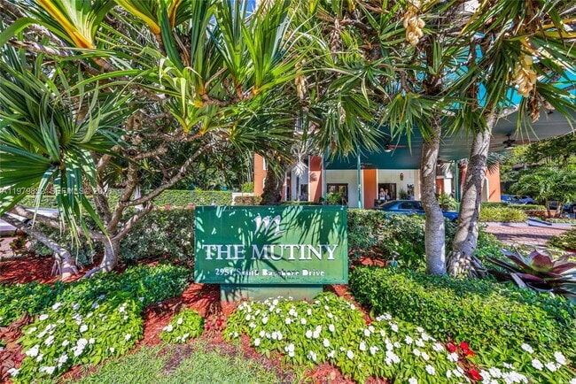 Building Photo - 2951 S Bayshore Dr