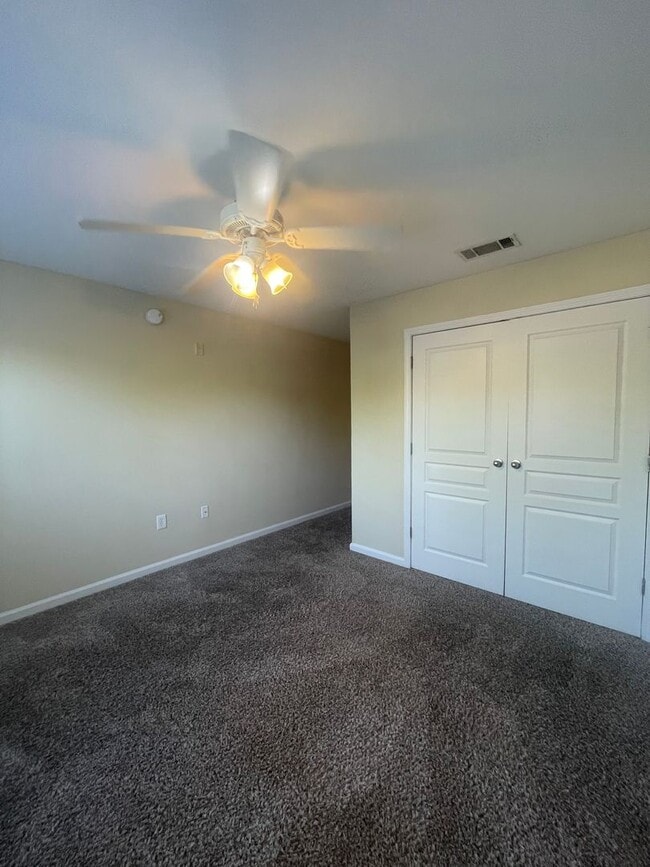 Building Photo - 17-1713 J&amp;S