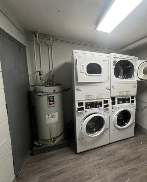 Building Photo - 312 S Willaman Dr