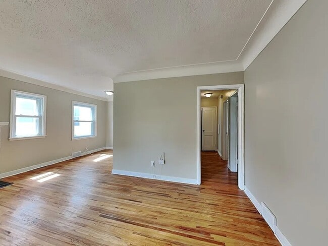 Building Photo - 5603 23rd Ave S