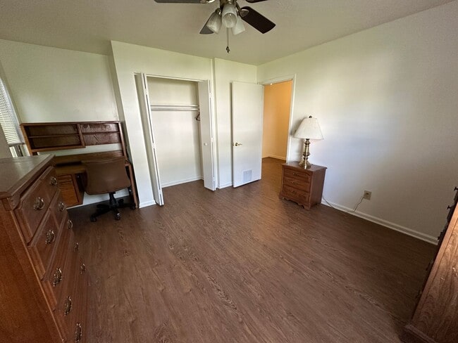 Building Photo - Radford; Three Bedroom, Two Bath partially furnished Townhome available now