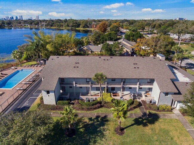 Building Photo - 2808 Plaza Terrace Dr