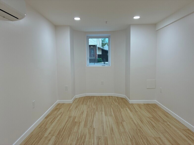 Bedroom - 716 11TH St