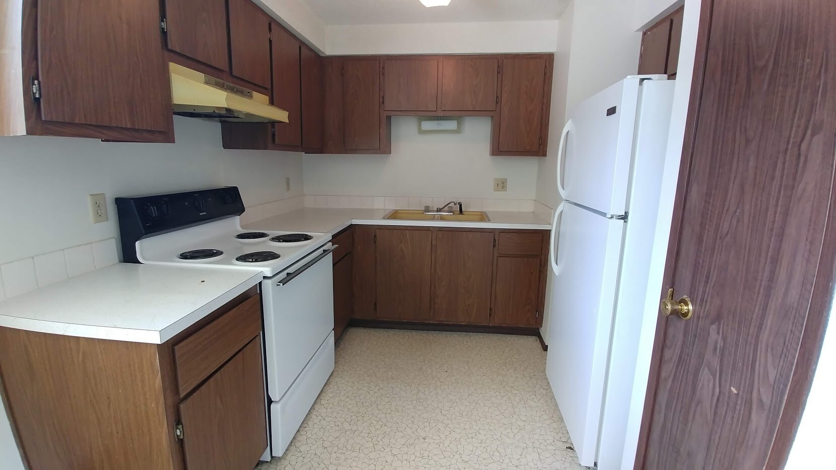 Building Photo - 305 NW Robert St