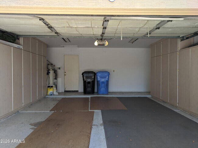 Building Photo - 1321 N Jamaica Way