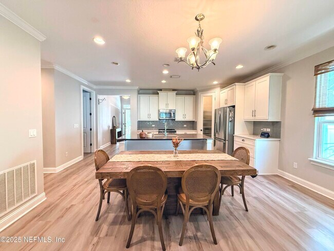 Building Photo - 7045 Rosabella Cir