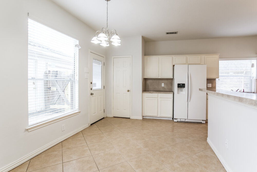 Building Photo - 17902 Scenic Oaks Dr