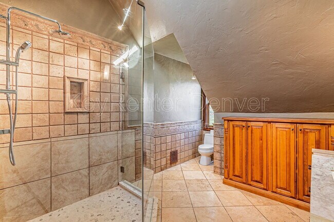 Building Photo - 2105 W 31st Ave