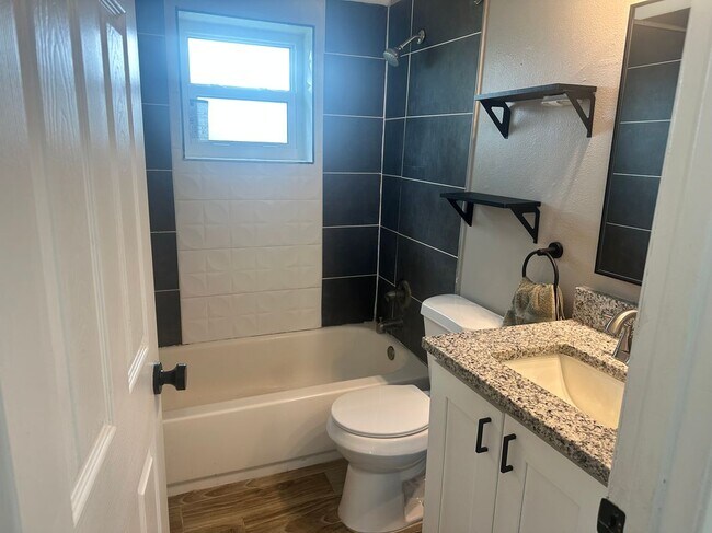 Building Photo - 2781 Fulford St