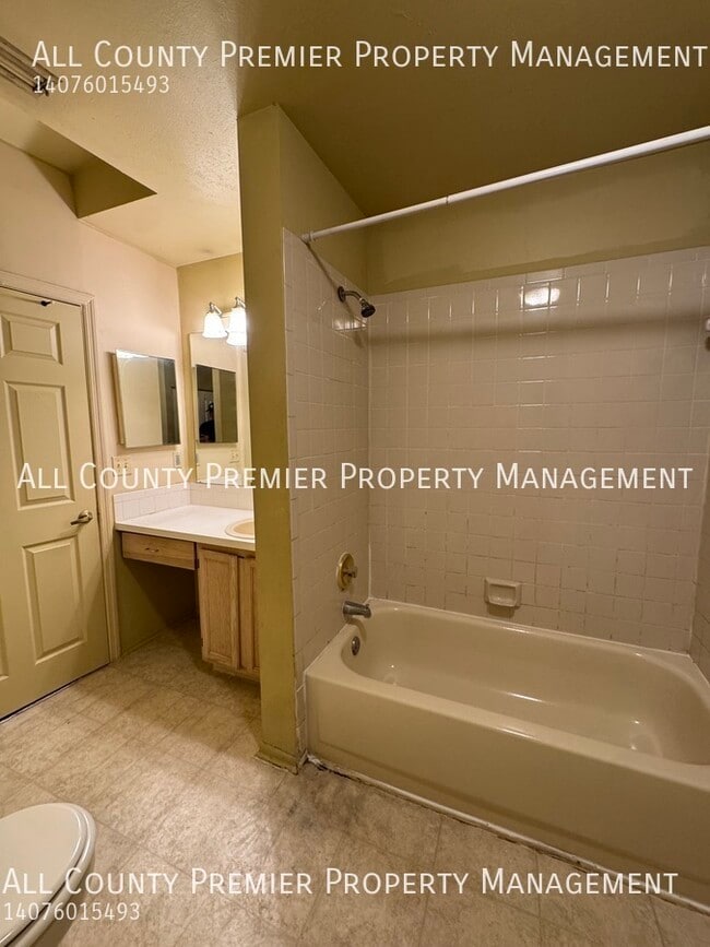 Building Photo - 201 Dovetail Ct